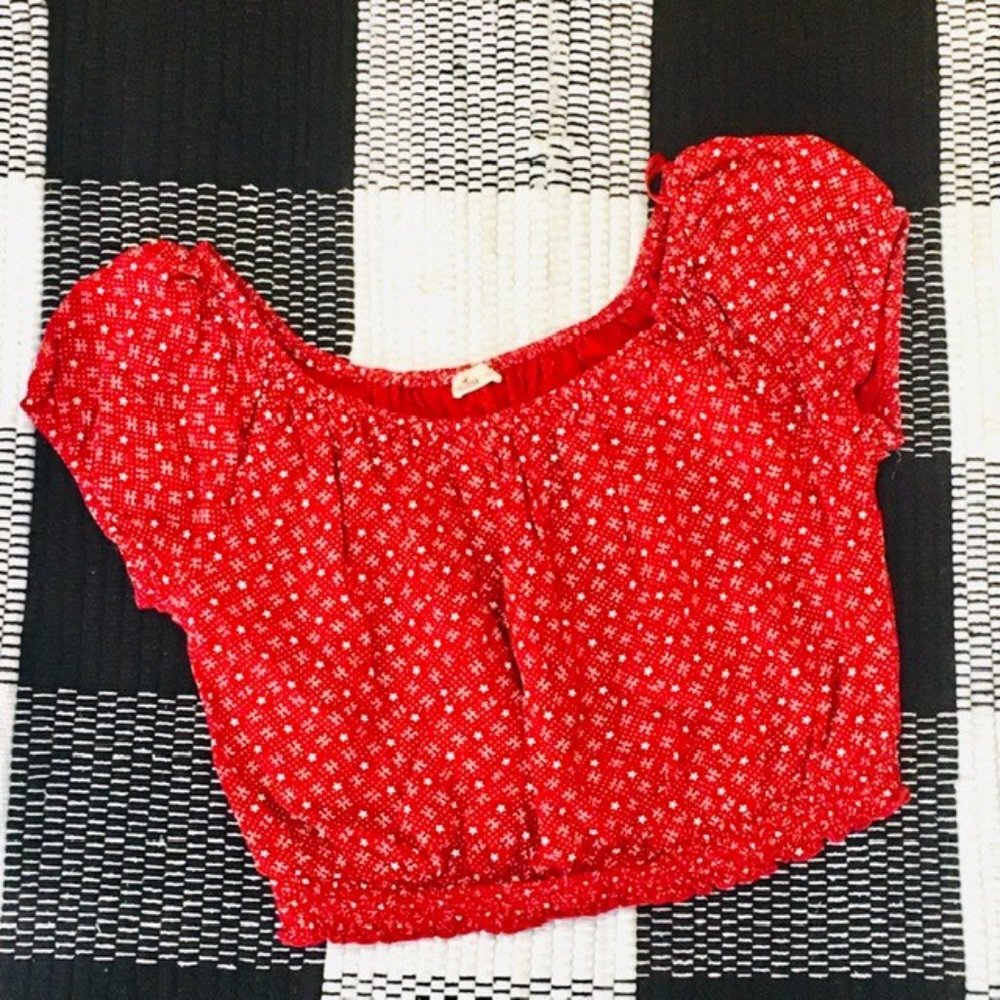 Hollister crop style stars floral tee shirt top blouse red small
